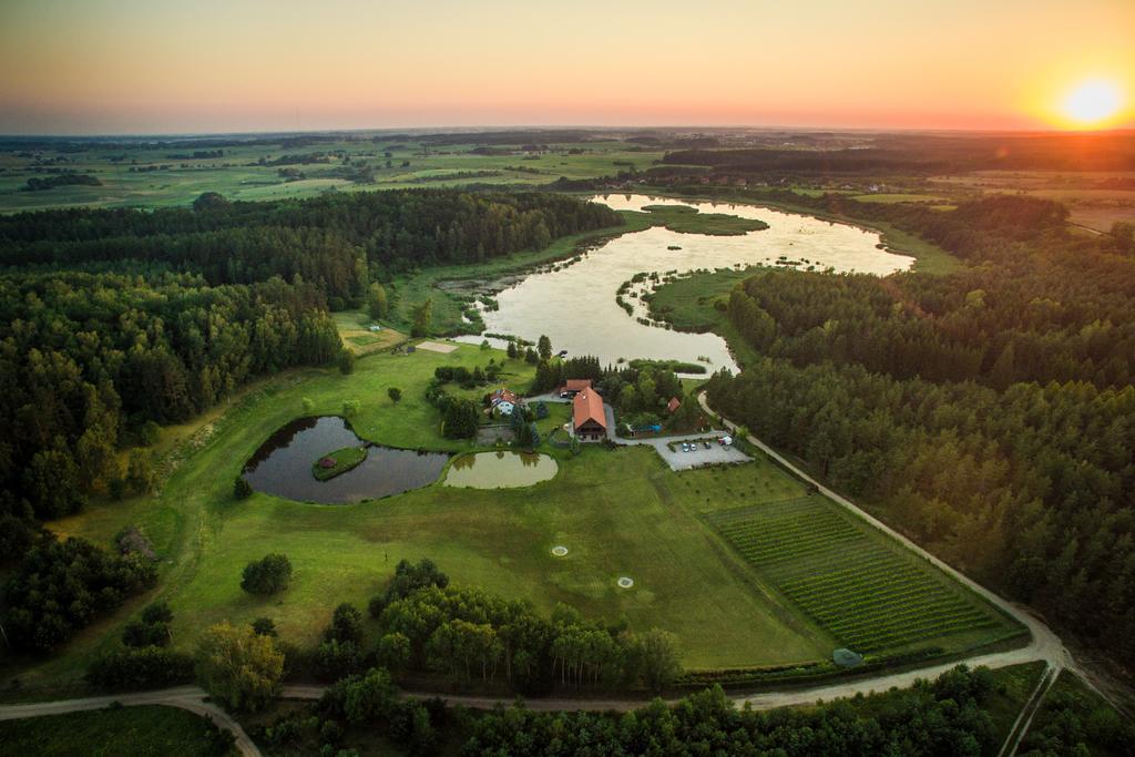Warminska Winnica Барчево Екстериор снимка