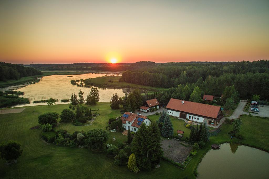 Warminska Winnica Барчево Екстериор снимка